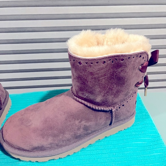 Purple suede Uggs size 6 - Picture 2 of 4